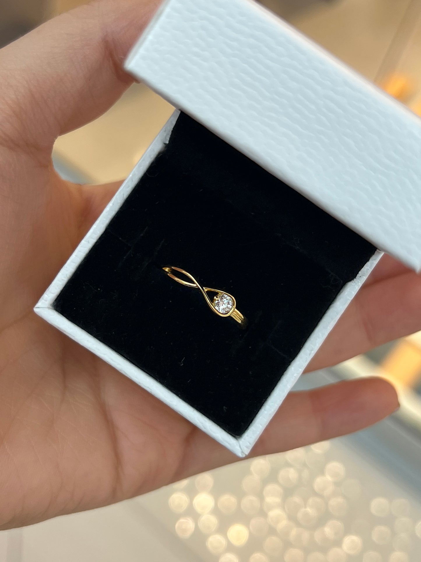 Anillo Infinito Brillante Gold