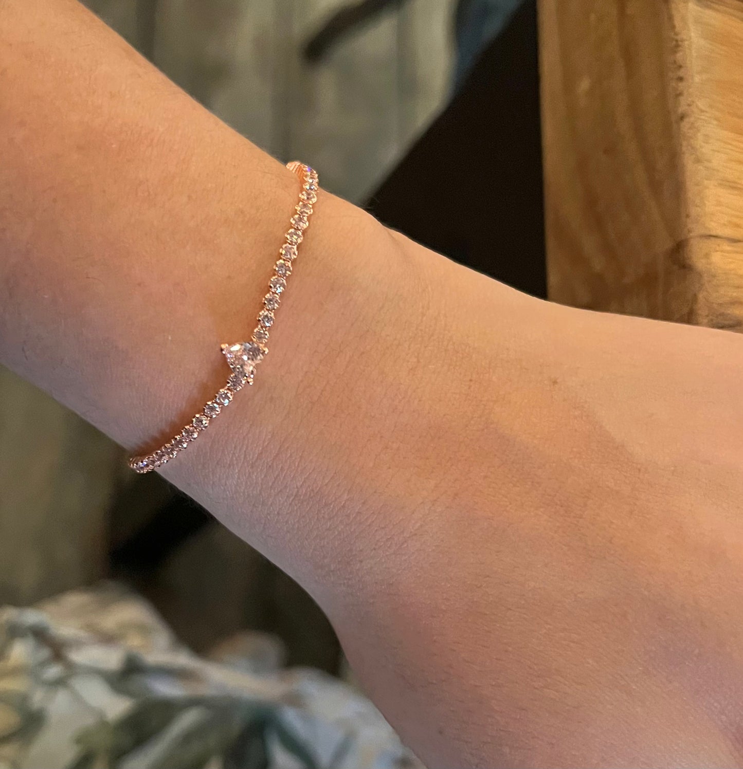 Brazalete Halo de Corazón Rosa Brillante