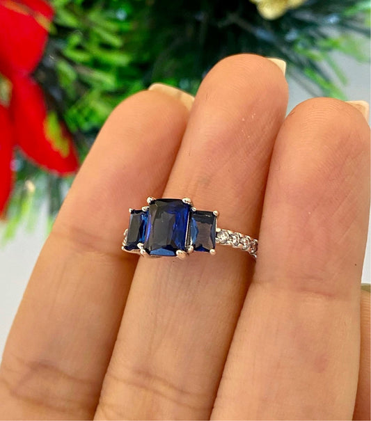 Anillo Gemas Azules Brillantes