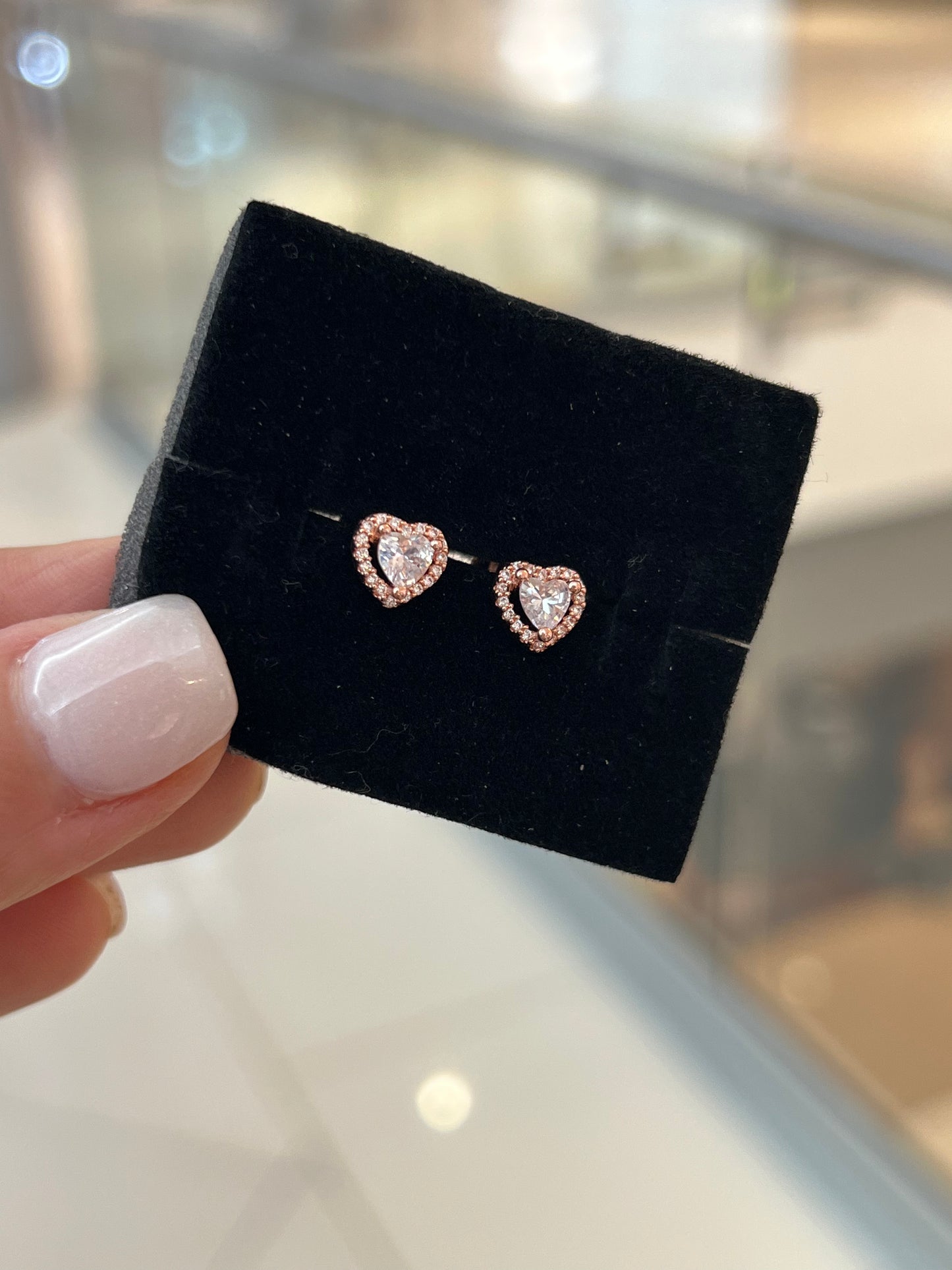 Aretes Corazón Brillante en Relieve Rose Gold