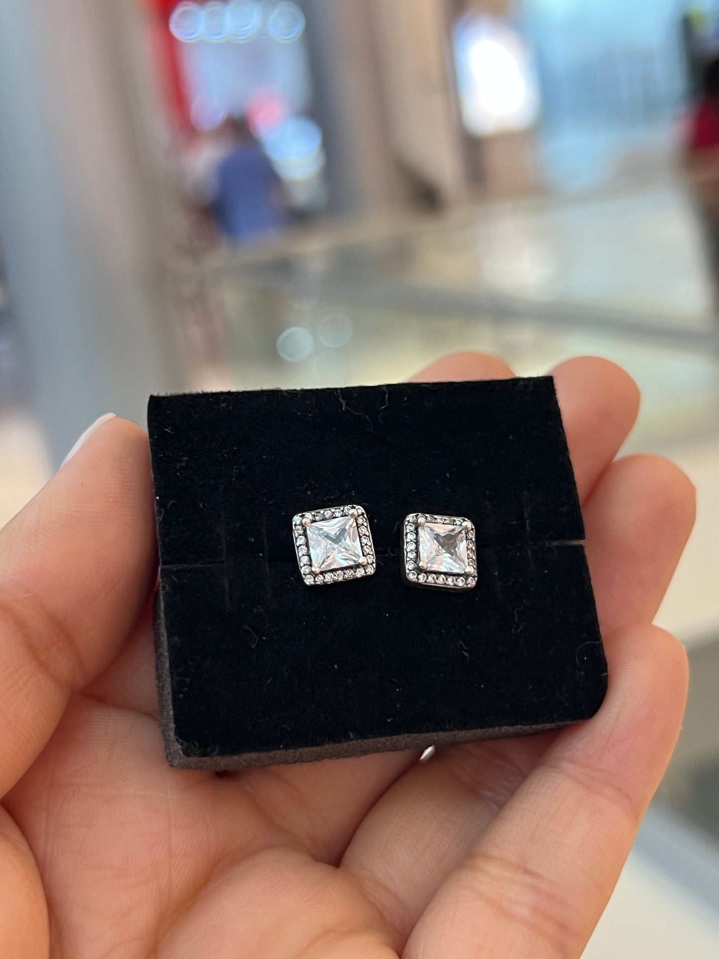 Aretes Halo Cuadrado Plateados