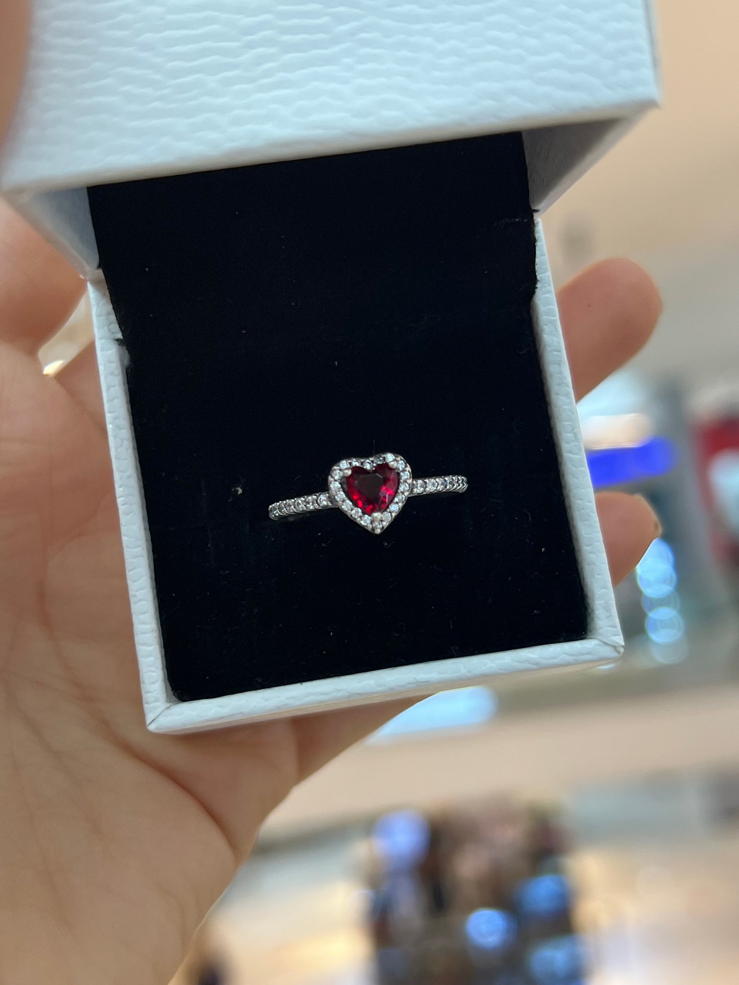 Anillo Corazón Rojo Brillante